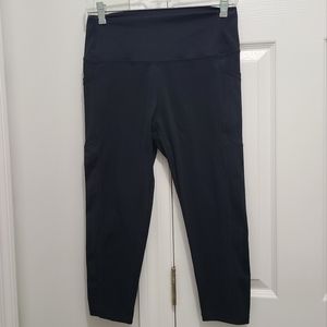 Black brilliant pocket capri
